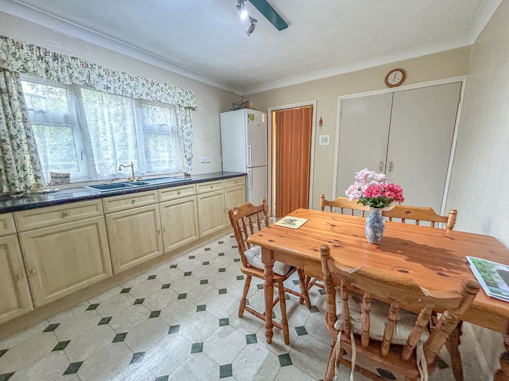 Property photo 3 of 23 4668005