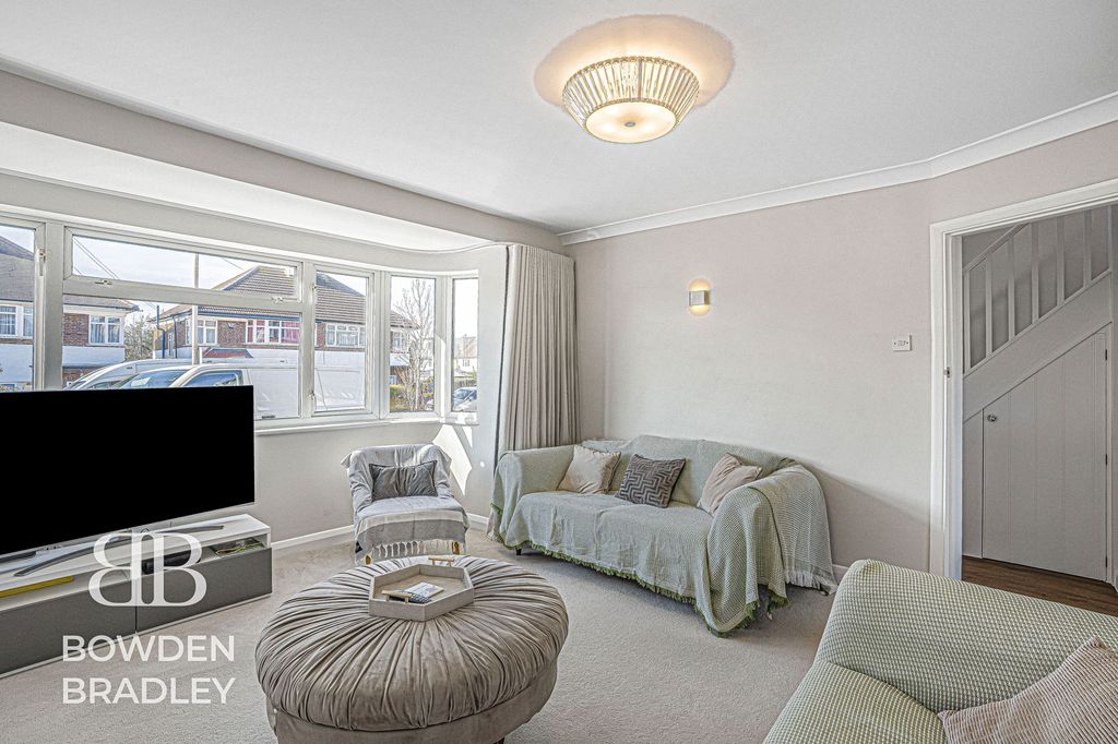 Property photo 3 of 35