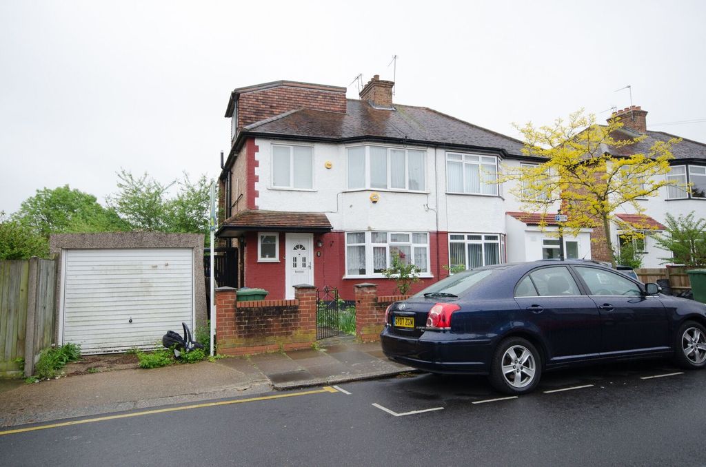 Property photo 1 of 11