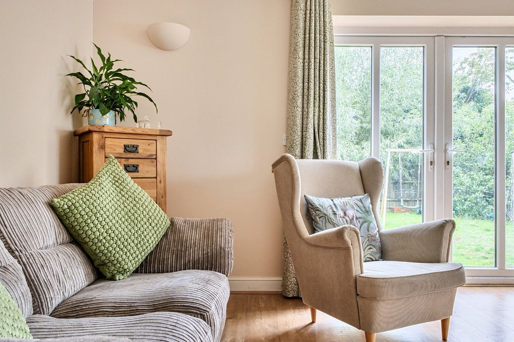 Property photo 2 of 17 Sitting Room