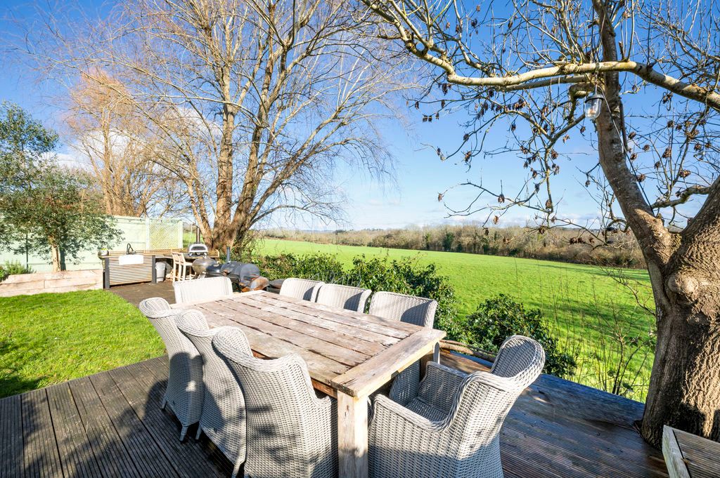 Property photo 2 of 45 Photo 39