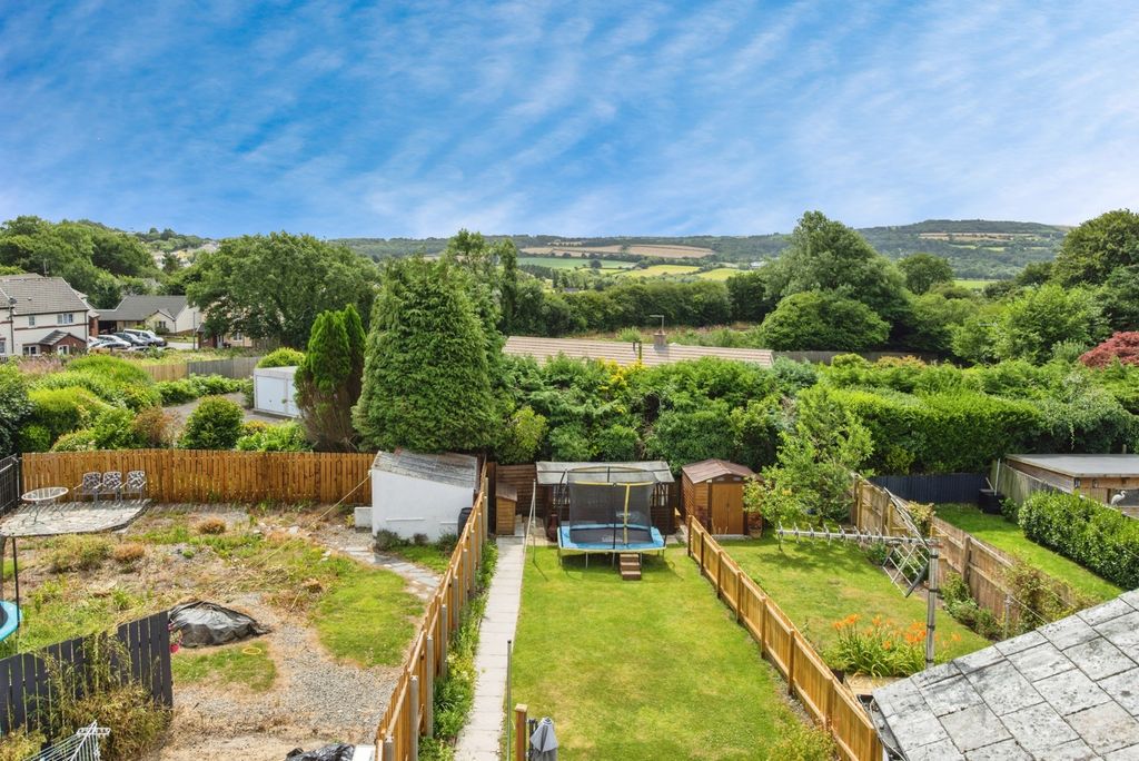 Property photo 2 of 18 Photo