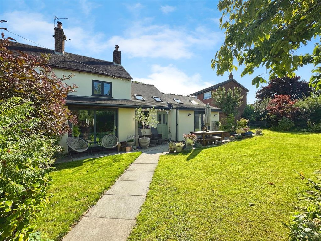 Property photo 1 of 31 The Cottages