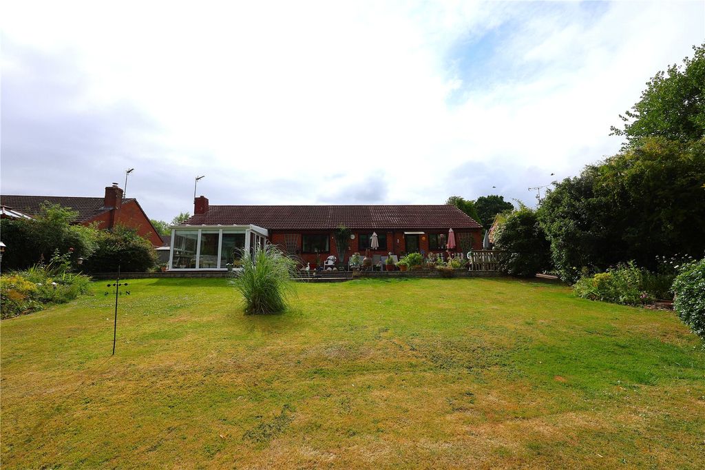 Property photo 2 of 29 Picture No. 35