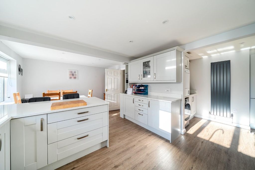 Property photo 3 of 23 1395497-6-695d0B16Eb76c.Jpg