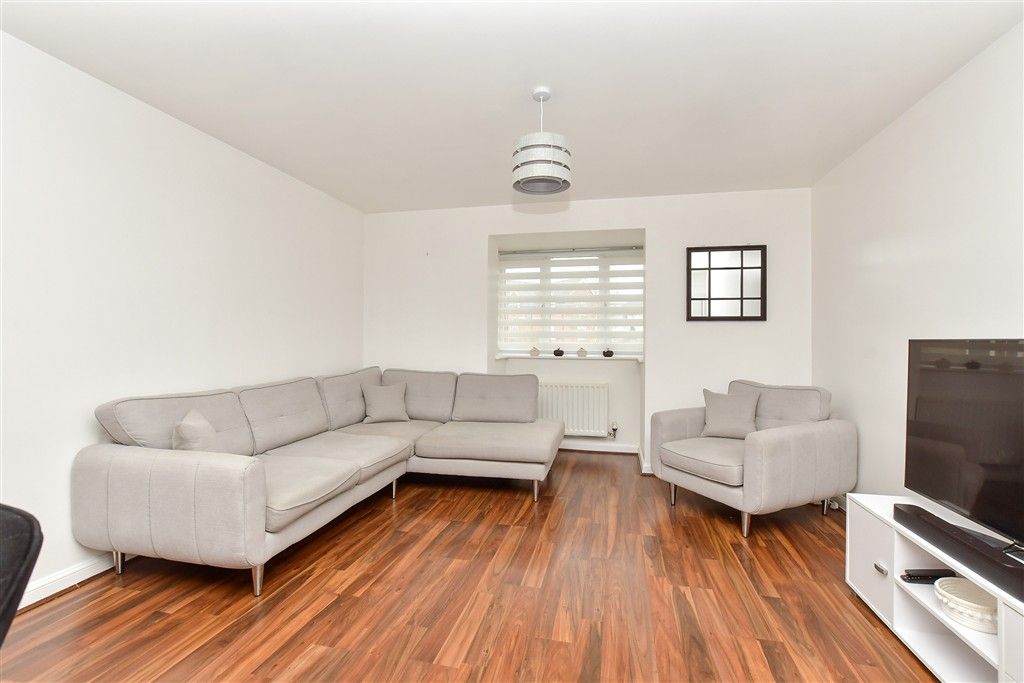 Property photo 3 of 10 Kitchen/ Living Area