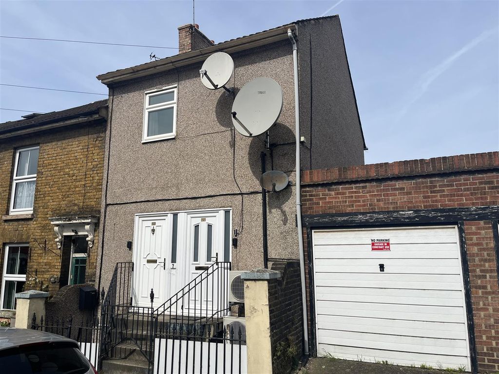 Property photo 1 of 14 External