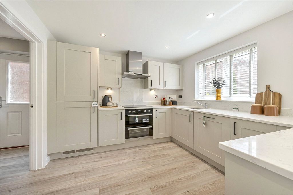 Property photo 2 of 9 Picture No. 21