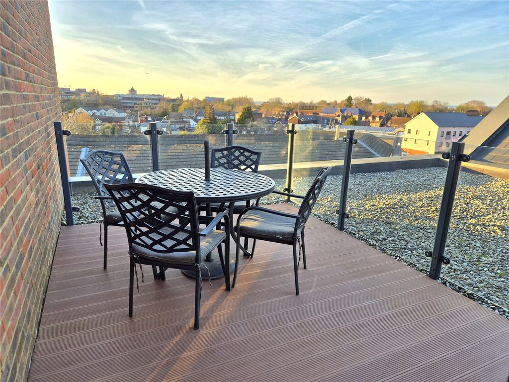 Property photo 3 of 18 Terrace View