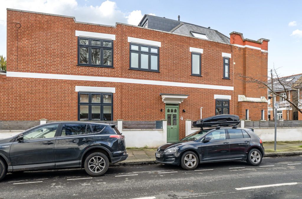 Property photo 1 of 12