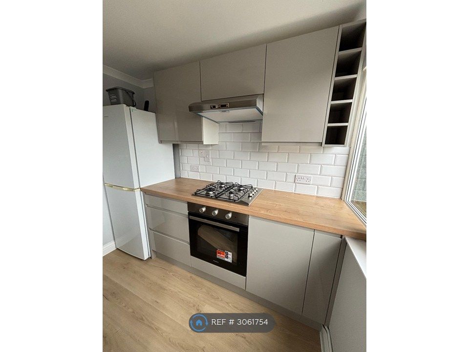 Property photo 3 of 13 Kitchen