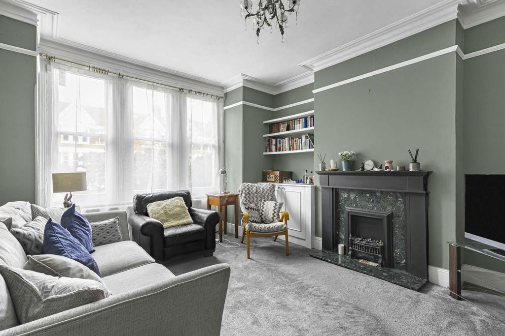 Property photo 2 of 8