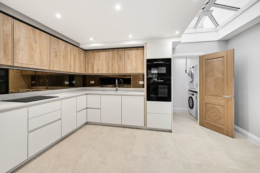 Property photo 2 of 13 Picture No. 41