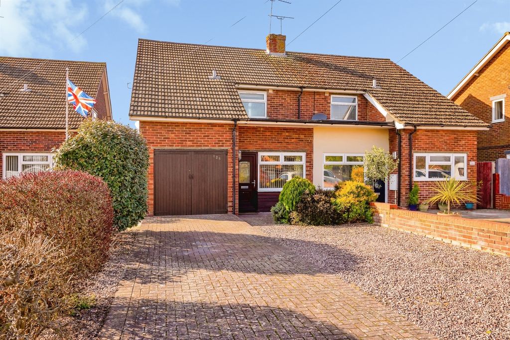 Property photo 1 of 18