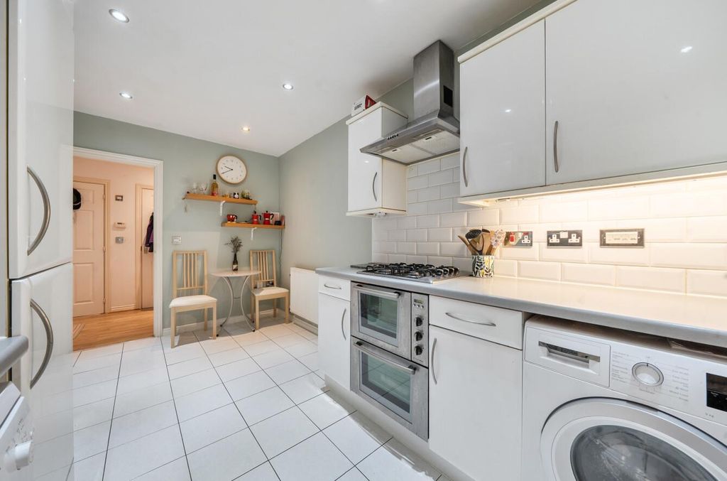 Property photo 3 of 17 Simpkins Court 2 (11).Jpg