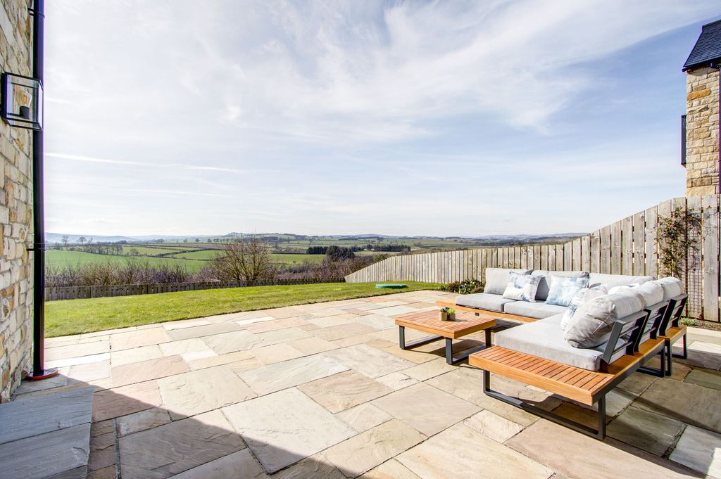 Property photo 3 of 48 Terrace