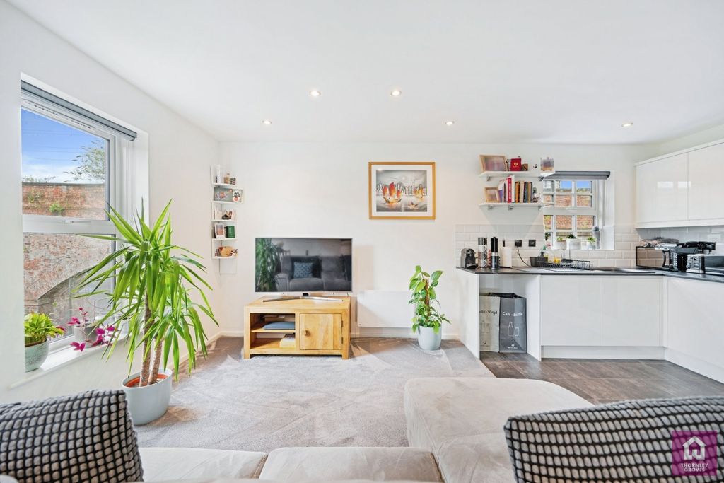 Property photo 3 of 16 Picture No. 43