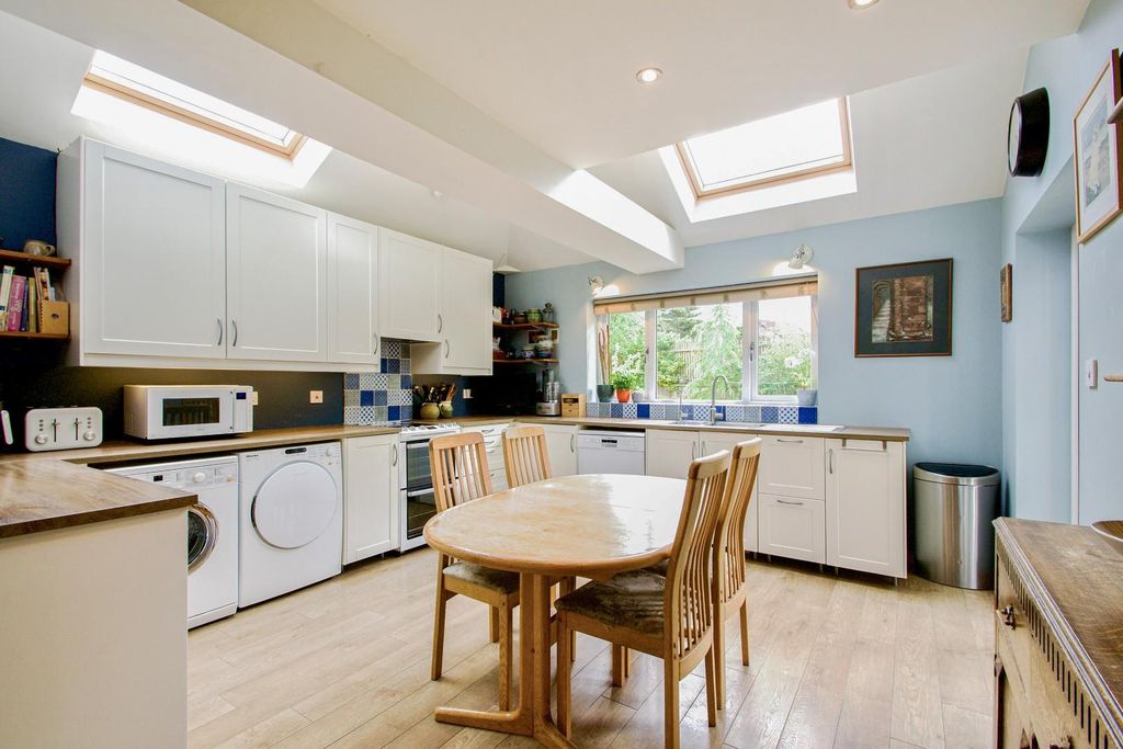 Property photo 3 of 20 34Roosettway02-1.Jpg