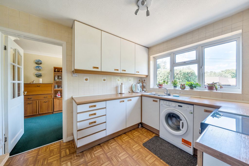 Property photo 3 of 15 1316101-3-6868749...
