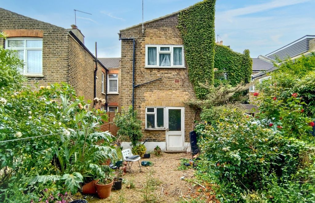 Property photo 2 of 9