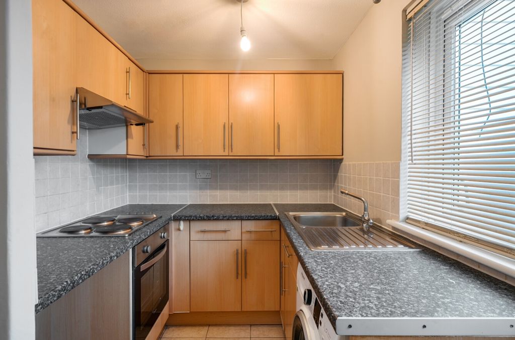 Property photo 3 of 8 1376790-10-6911F6698480F