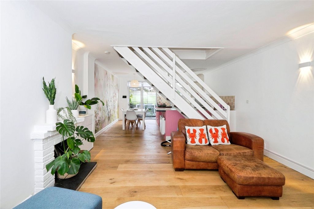 Property photo 2 of 24 Picture No. 04