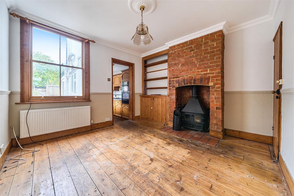 Property photo 3 of 8