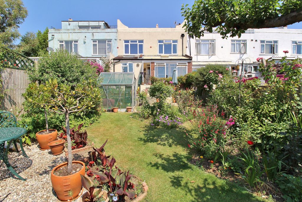 Property photo 1 of 27