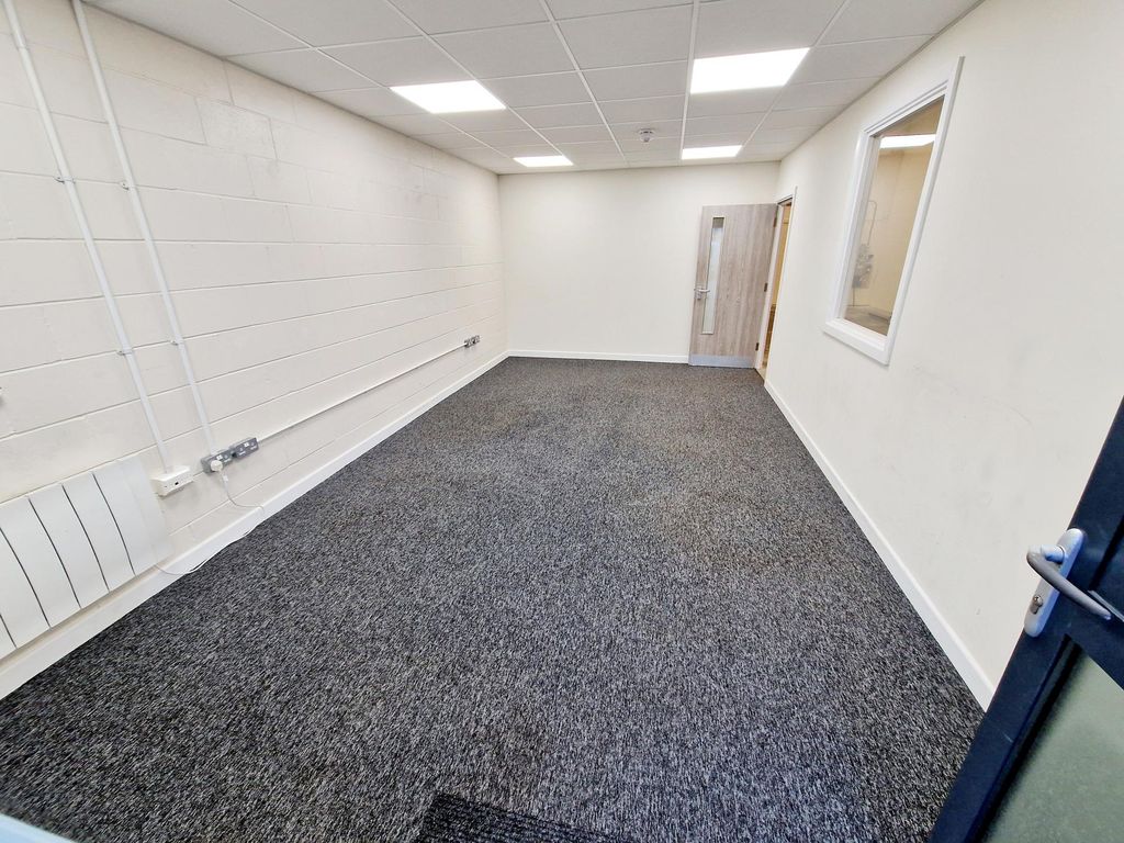 Property photo 3 of 4 Unit 62 Workshop To Let