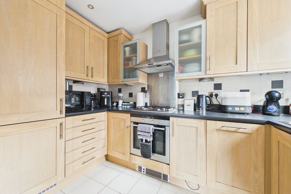 Property photo 3 of 11 Picture No. 16