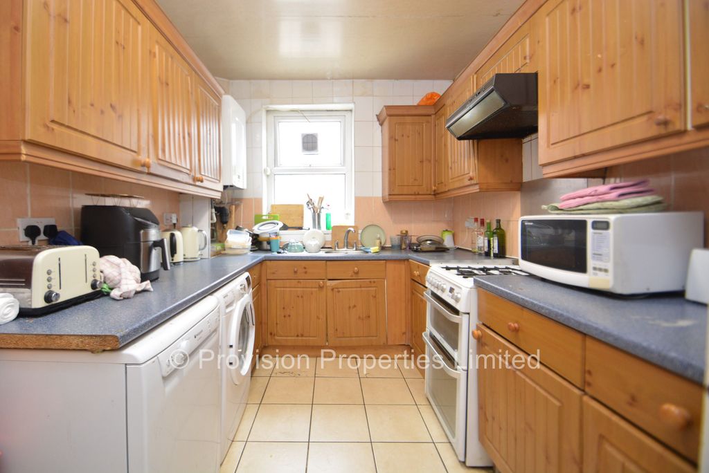Property photo 3 of 9 Photo