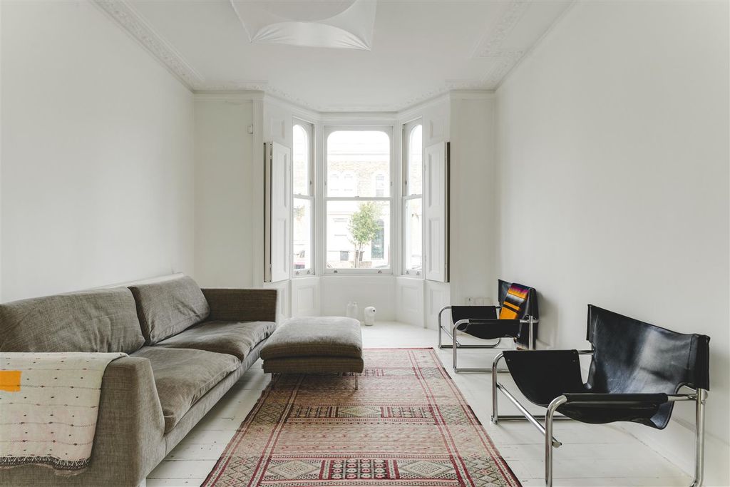 Property photo 2 of 32 Clifden Road-6.Jpg