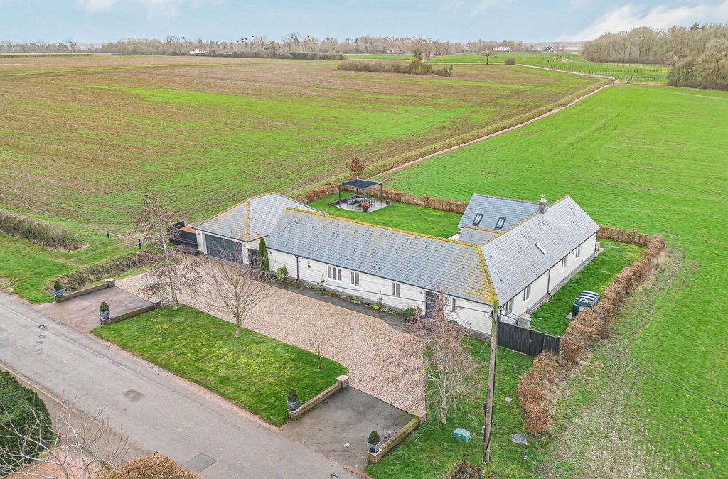 Property photo 1 of 32 7_70270-1.Jpg