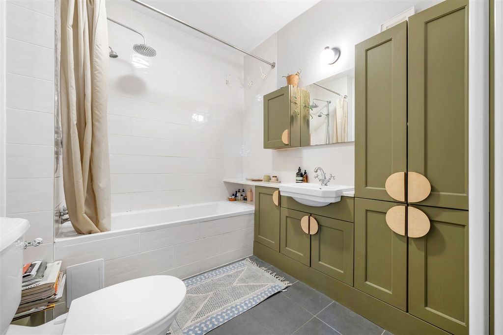 Property photo 3 of 11 Anerley Park-7.Jpg