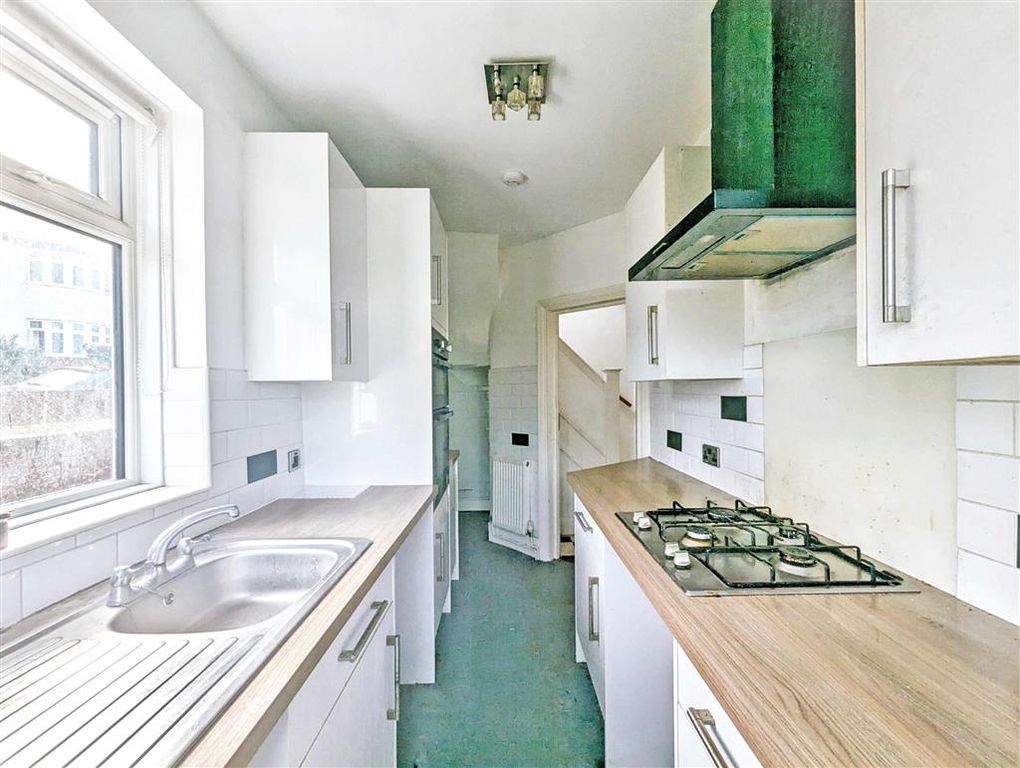 Property photo 2 of 8