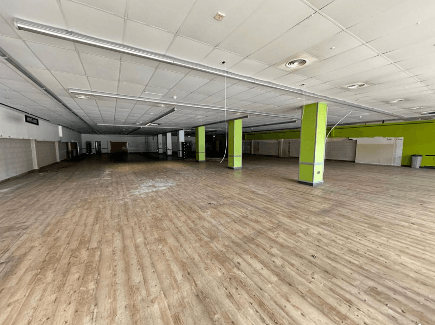 Property photo 1 of 9 Prime Warehouse / Light Industrial Premises To Let