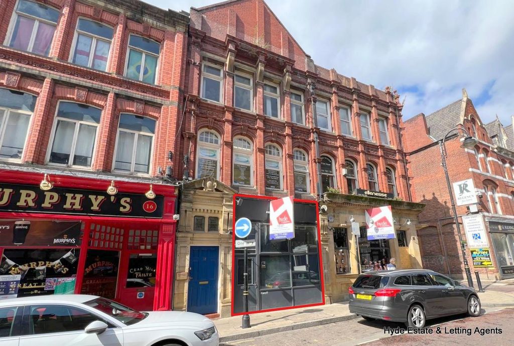 Property photo 1 of 13 10 Silver Street Red Perimiter And Board.Jpg