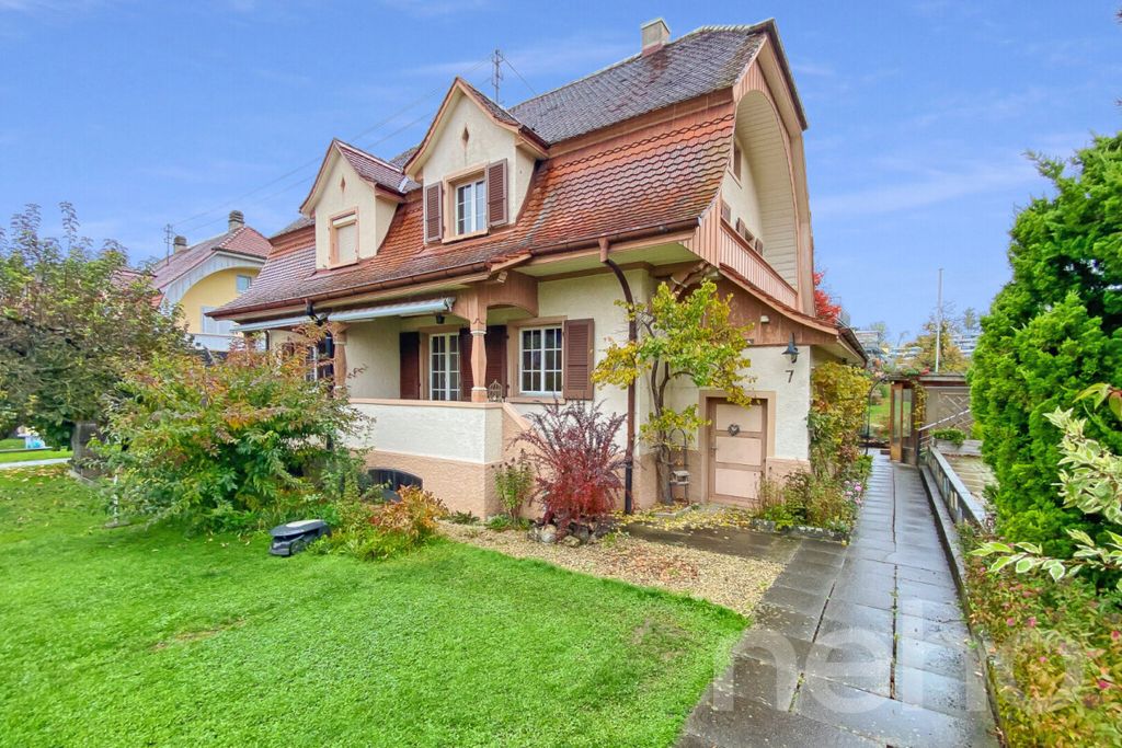 Property photo 2 of 12