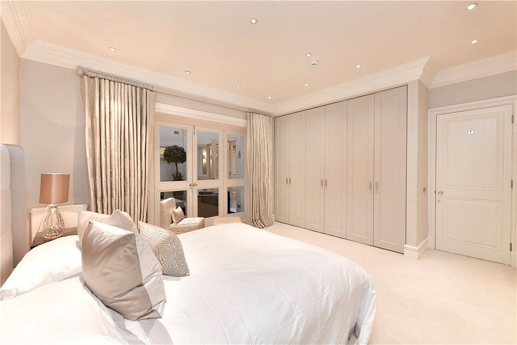 Additional image 32 of 4 bed flat to rentUpper Grosvenor Street, Mayfair, London W1K