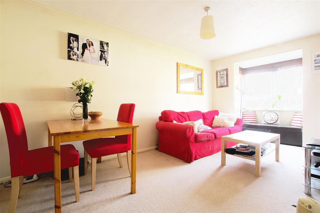 Property photo 2 of 5
