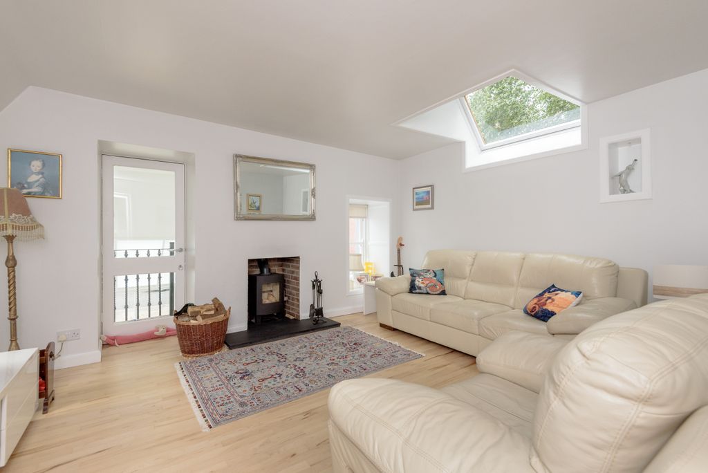 Property photo 2 of 16 Property Image 2