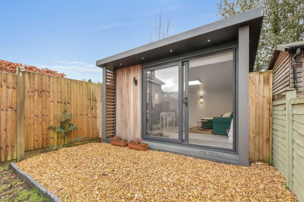 Property photo 3 of 23