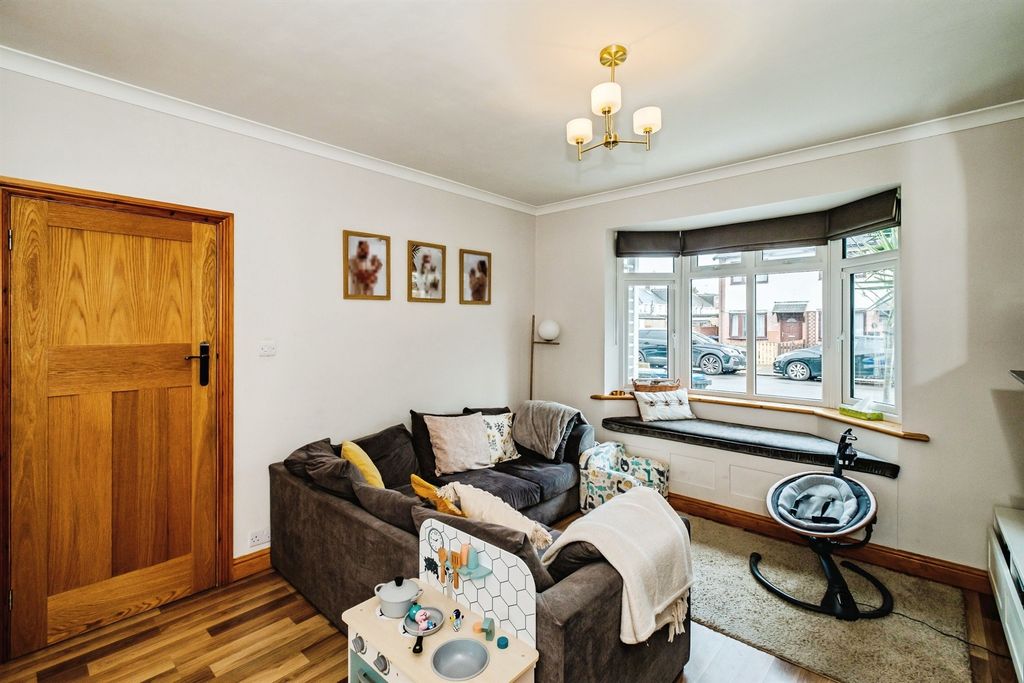 Property photo 3 of 20