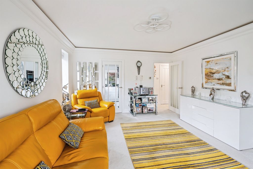 Property photo 3 of 12