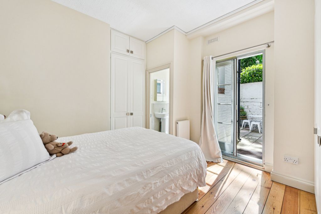 Property photo 3 of 12 Picture 4