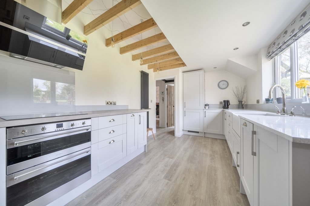 Property photo 2 of 18 1441296-10-69Dcf0461c46A