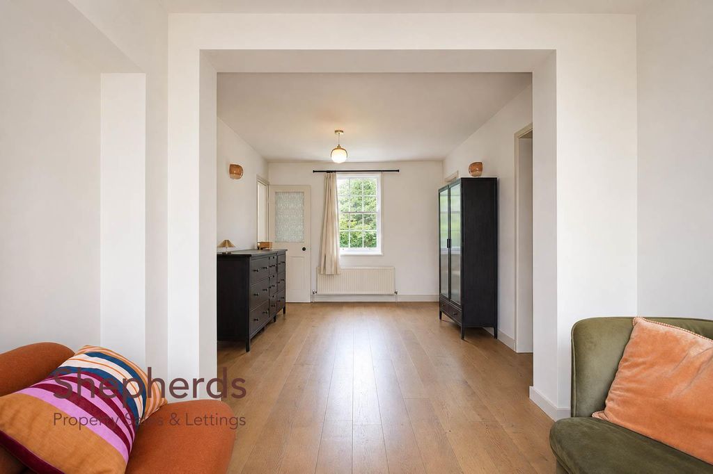 Property photo 3 of 34 9151E672-d183-40B7-846c-8793d9A37F8c.Jpg