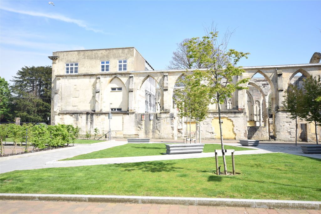 Property photo 3 of 16 Picture No. 24