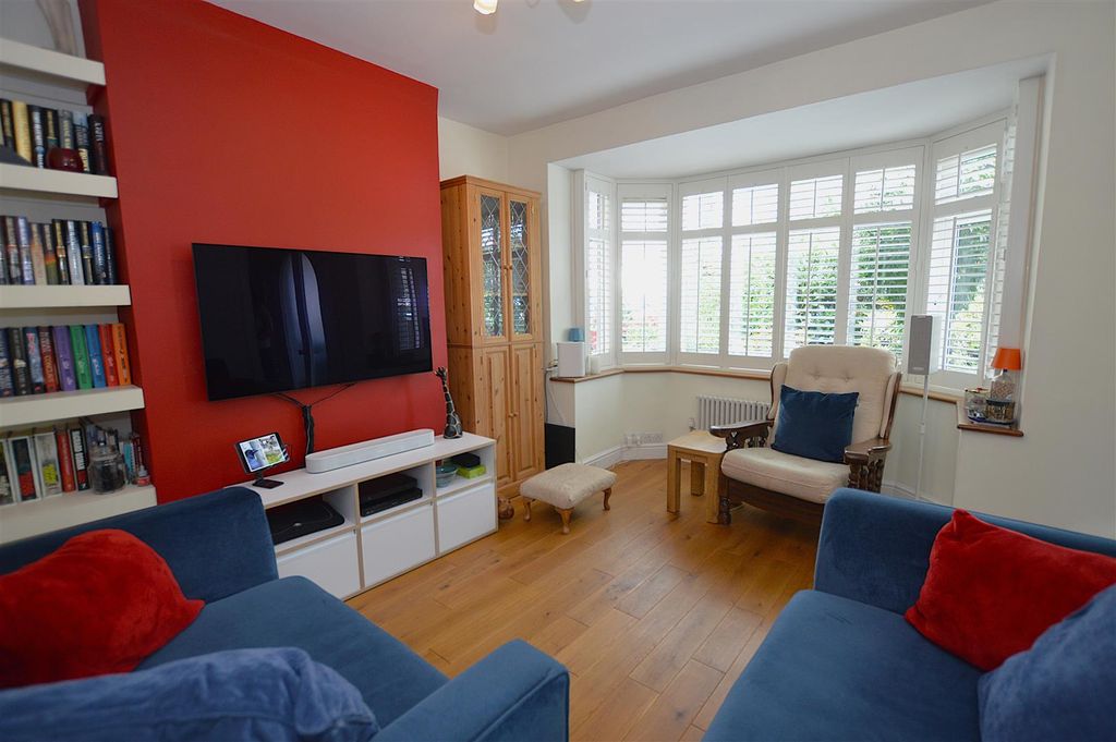Property photo 2 of 15 329 Nelson Road Living Room.Jpg