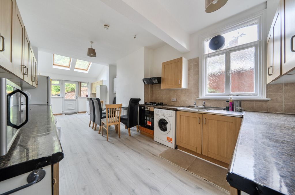 Property photo 3 of 21 1512577-13-6A914d...